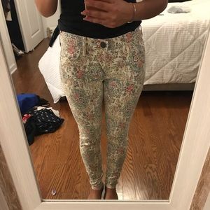 NEVER WORN! True religion white printed jeans